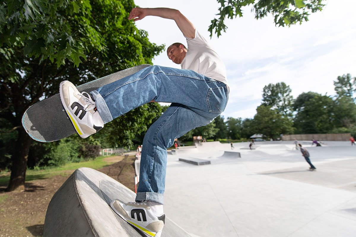 Skater auf dem Skateplatz
