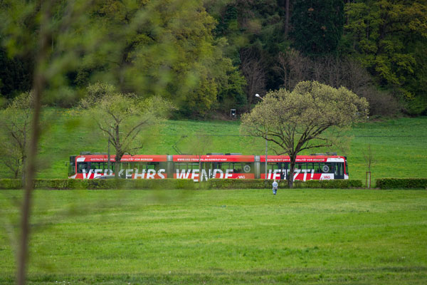 Stadtbahn im Grünen