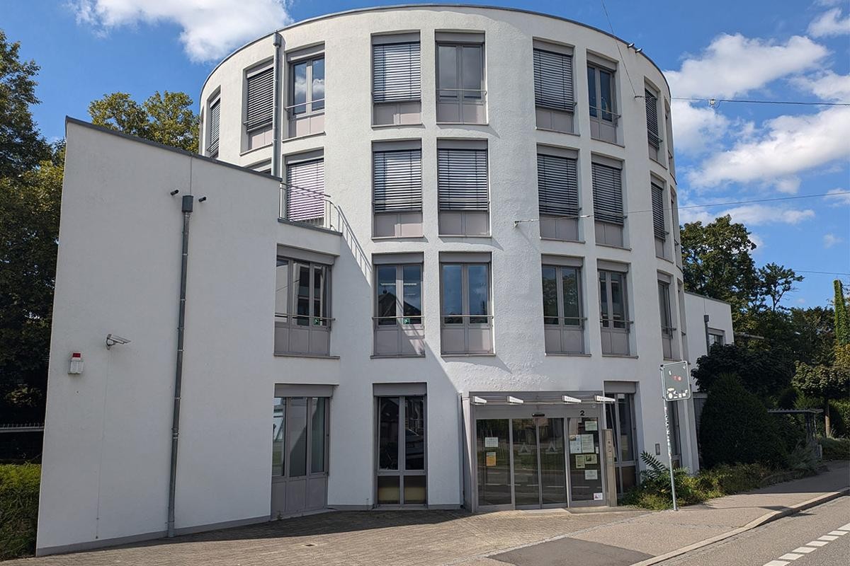 Das Gebäude, in dem sich die Beratungsstelle befindet, von außen.