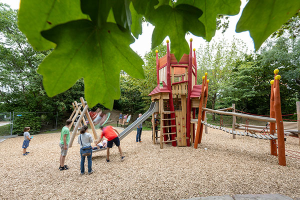 Sanierung Spielplätze und Bolzplätze