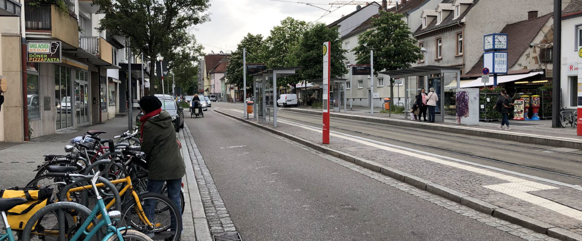 Straßenbahn-Haltestelle in der Carl-Kistner-Straße