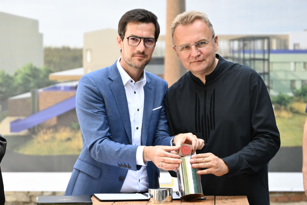 OB Horn und Lviver Amtskollege bei der Grundsteinlegung in Lviv