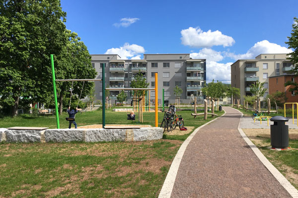 Neugestaltung des Spielplatzes an der Berliner Allee zu Mehrgenerationenplatz.