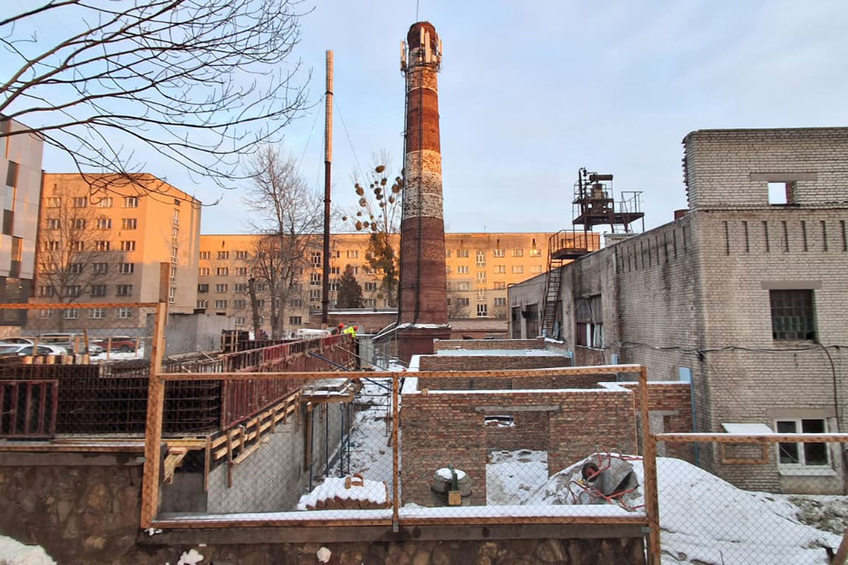 Blick auf die Baustelle des Traumazentrums in Lviv