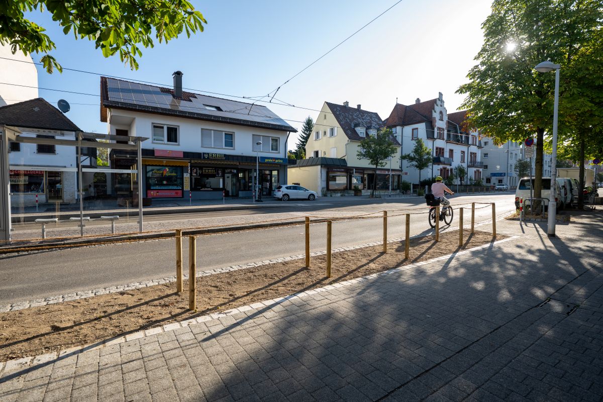 Carl-Kistner-Straße mit neu angelegtem Grünstreifen