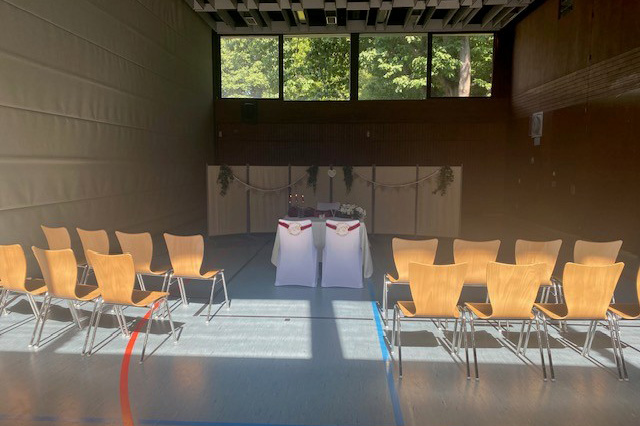 Heiraten in einem kleinen Hallenbereich / Alternative 2 zum Trauzimmer