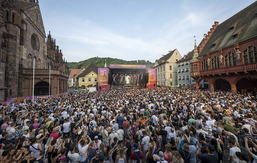 Atemberaubend: Der erste Runde der Münsterplatzkonzerte war ein voller Erfolg. Sechs ausverkaufte Veranstaltungen und eine tolle Stimmung – die Wiederholung ist beschlossene Sache.