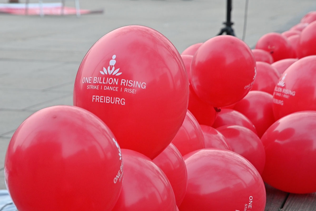 Foto: Frauenhorizonte e.V. Rote Luftballons