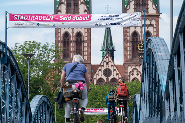 Banner Stadtradeln über Wiwili-Brücke