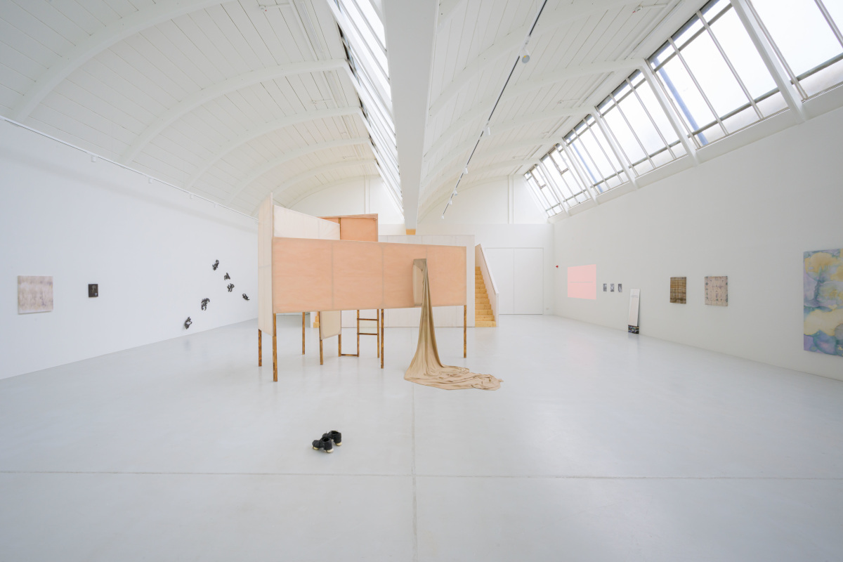 Ausstellungsansicht der Regionale 26, Gesamtansicht der mittleren Halle