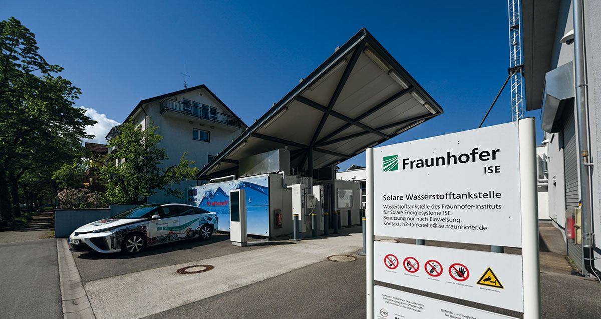 Solare Wasserstofftankstelle des Fraunhofer-Institut für Solare Energiesysteme ISE Solare Wasserstofftankstelle des Fraunhofer-Institut für Solare Energiesysteme ISE