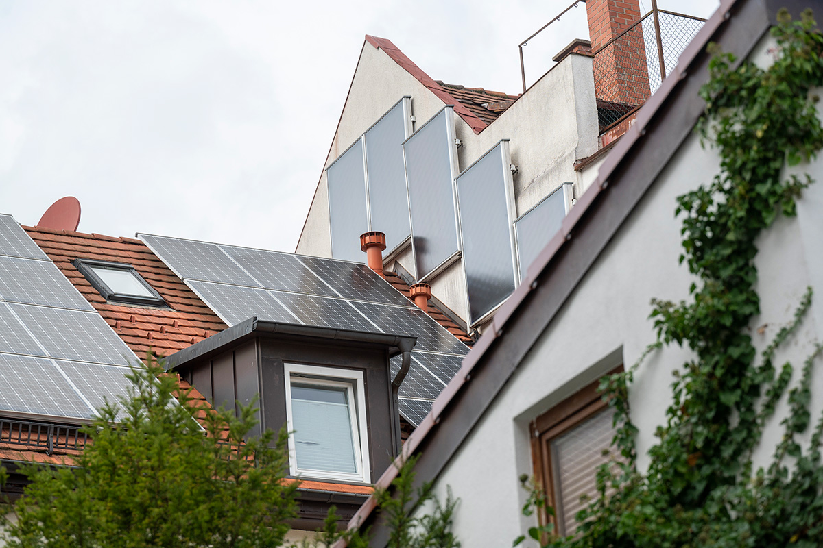 Hausdach mit Solaranlage